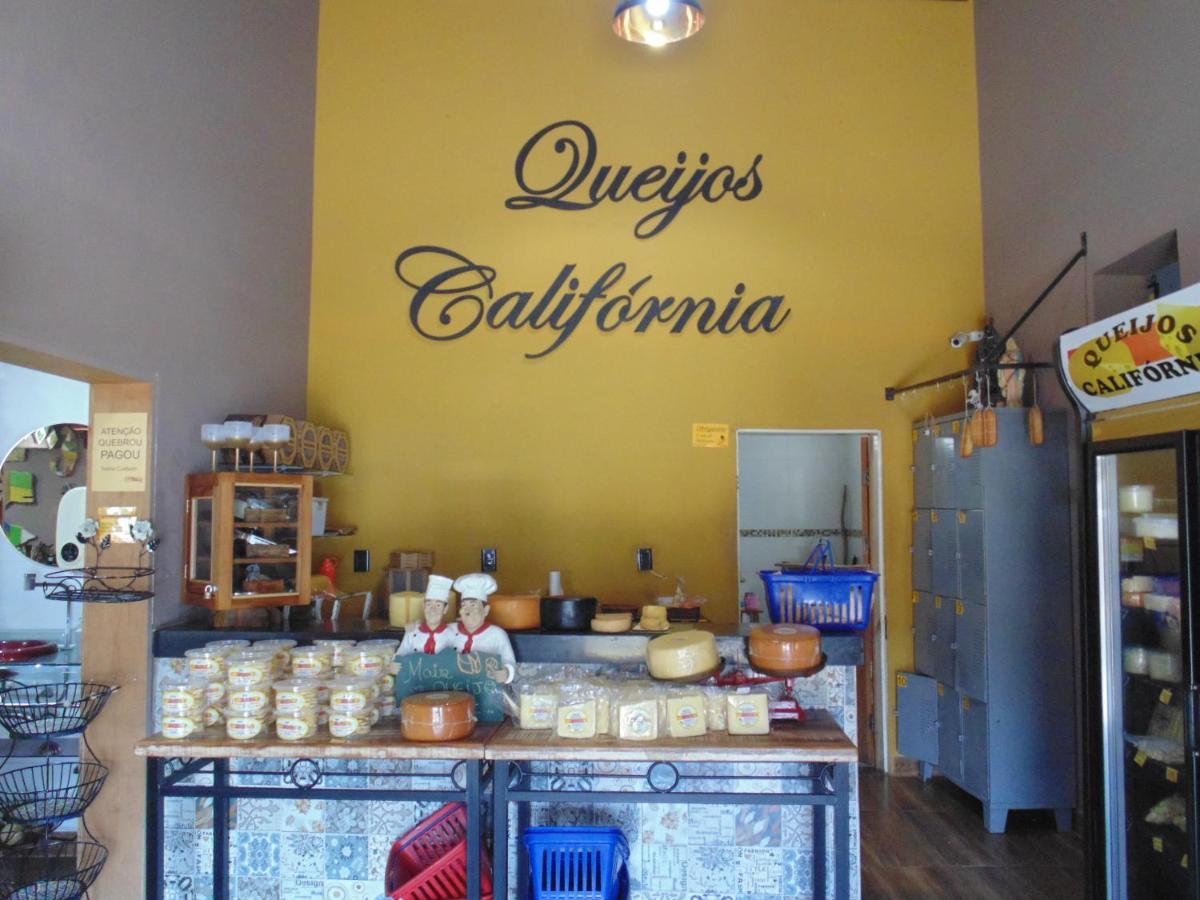 Pousada California Hotel กาปีตอลิโอ ภายนอก รูปภาพ