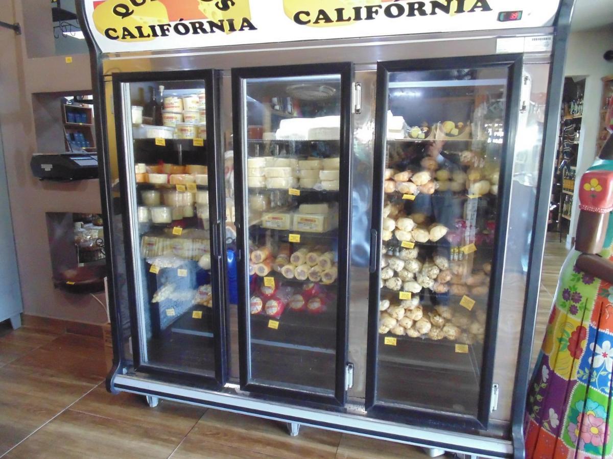Pousada California Hotel กาปีตอลิโอ ภายนอก รูปภาพ